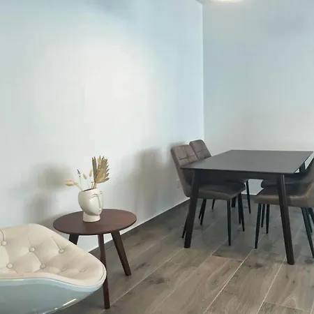 Phaedrus Living Coral Horizon